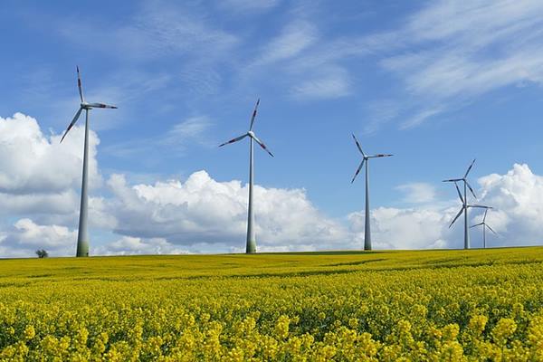 Energiafordulatot sürgetnek a németek! Nemzetközi vándorkiállításon népszerűsítik a megújuló forrásokra épülő energiarendszert