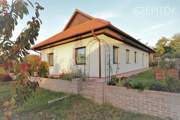 Az első magyar minősített passzívház, Szada
